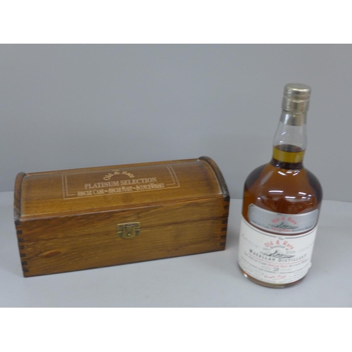 700 - A bottle of whisky; Old & Rare Single Cask Single Malt Scotch Whisky, Macallan Distillery, Aged 28 Y... 