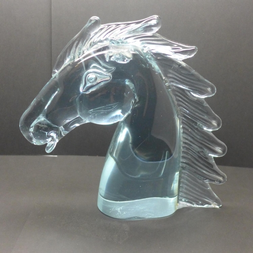 770 - A Horse's head a/f signed by Licio Zanetti - Dichronic glass - changes colour in daylight under fluo... 