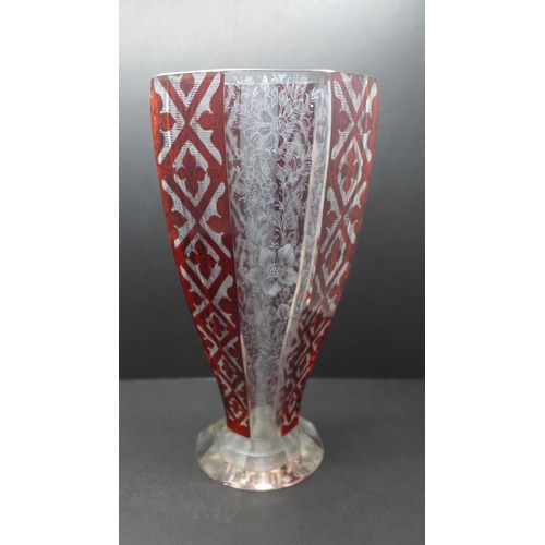 788 - A continental red and etched glass vase, 20cm, a/f