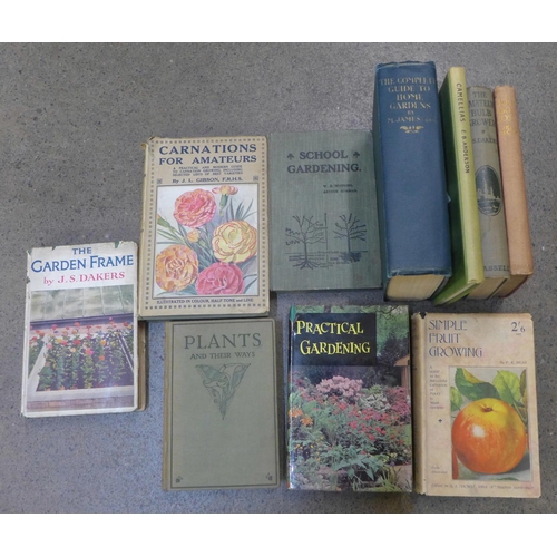 816A - Ten early 20th Century gardening books