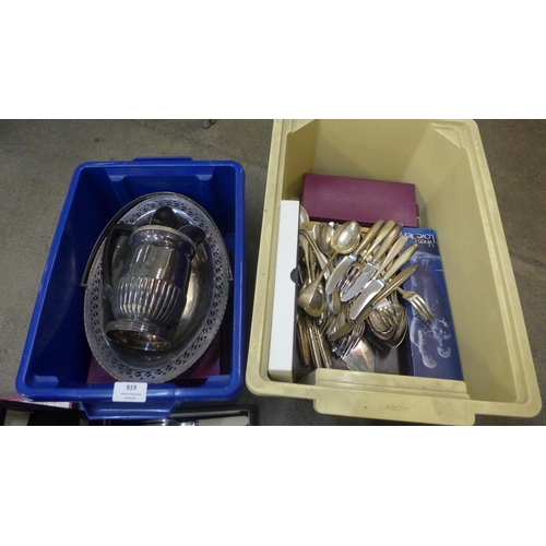 819 - Two boxes of mixed silver plate including Elkington boxed cutlery, Mappin & Webb jug, carving set, e... 