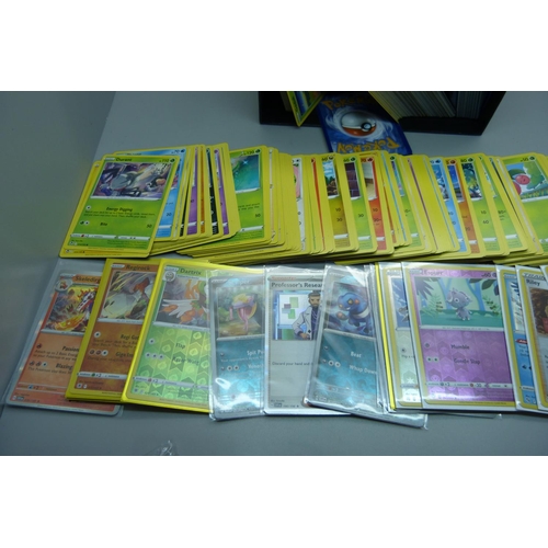 876 - 420 Pokemon cards including 20 holos and black star rare