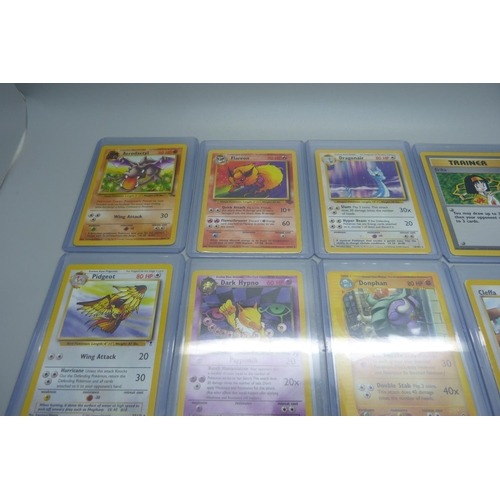 886 - 10 Rare Pokemon cards