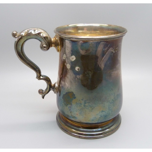 893 - A silver mug with inscription, 277g