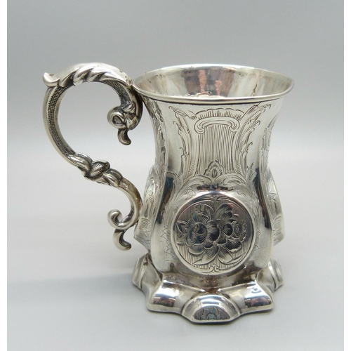 895 - A Victorian silver cup, George Unite, Birmingham 1858, 58g, (rim out of shape)