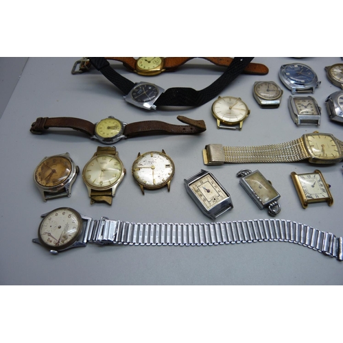 955 - A collection of mechanical wristwatches