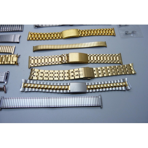 956 - A collection of watch straps