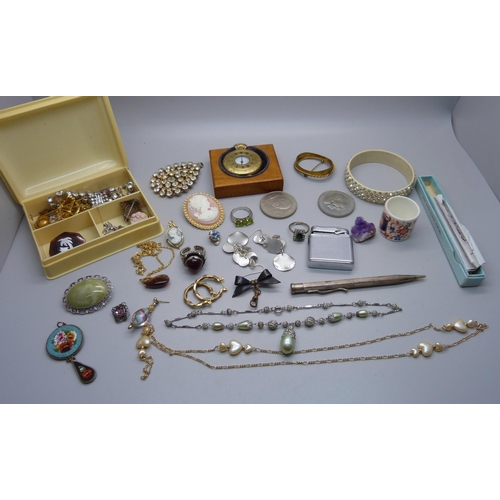 957 - Costume jewellery, etc.