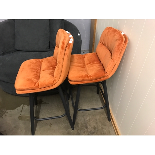 1374 - A pair of Enderson orange velvet bar stools