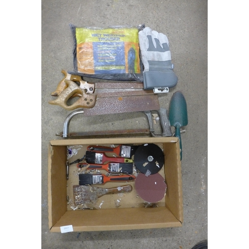 2017 - Box of approx 20 assorted hand tools mostly saws and paint brushes