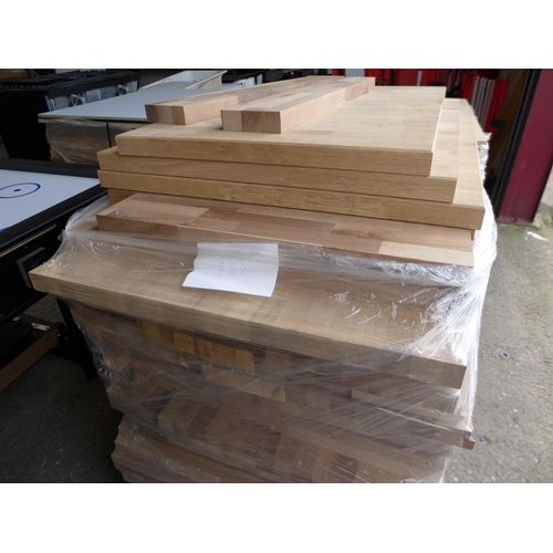 3054 - Pallet of Solid Oak Off-Cuts (394-11) * This lot is subject to VAT