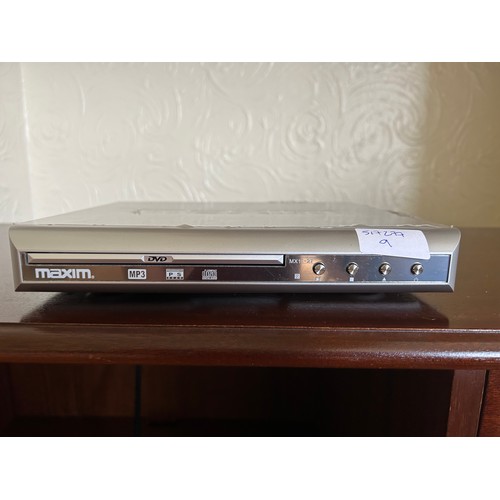 2224 - Maxim DVD/CD player MX11-27 MP3 with remote