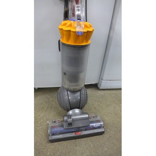 2277 - Dyson DC40 upright ball vacuum cleaner