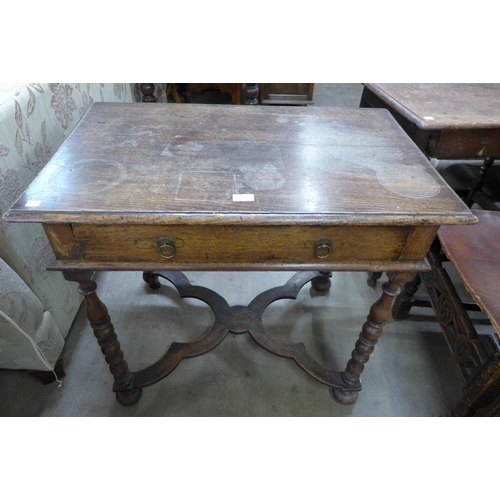 283 - A William III oak single drawer side table