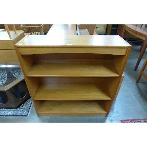 87 - A teak open bookcase