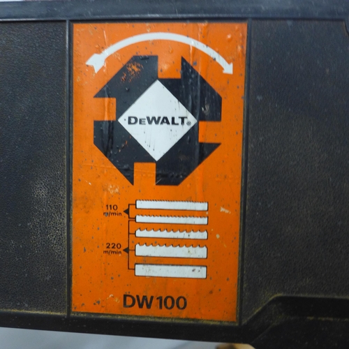 2004 - DeWalt DW100 band saw, 500w 220-240v