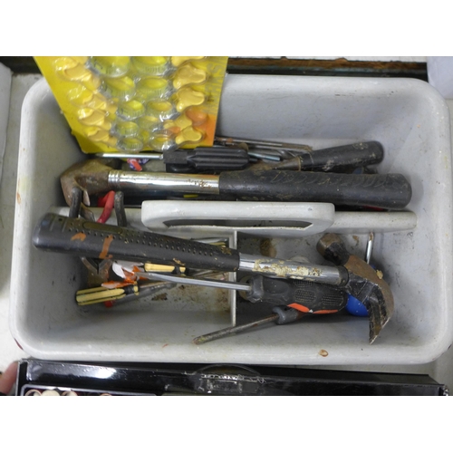 2012 - Plastic tray of tools inc. hammers, screwdrivers etc., and Pro Performance 160w rotary tool - PRT160