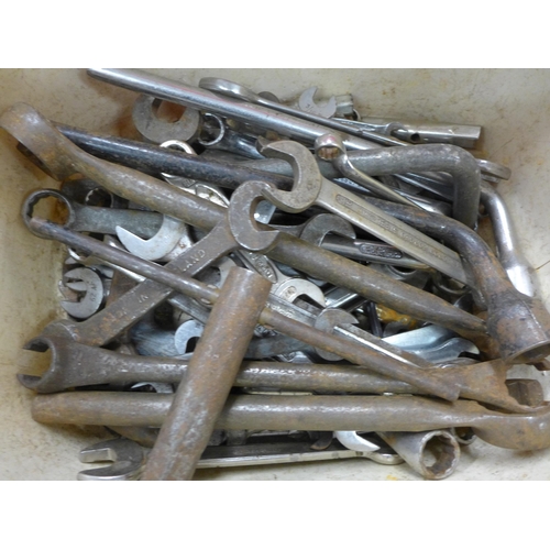 2050 - Box of approx. 50 spanners