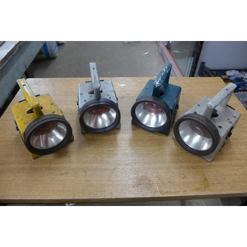 2109 - Box of 4 railway lights