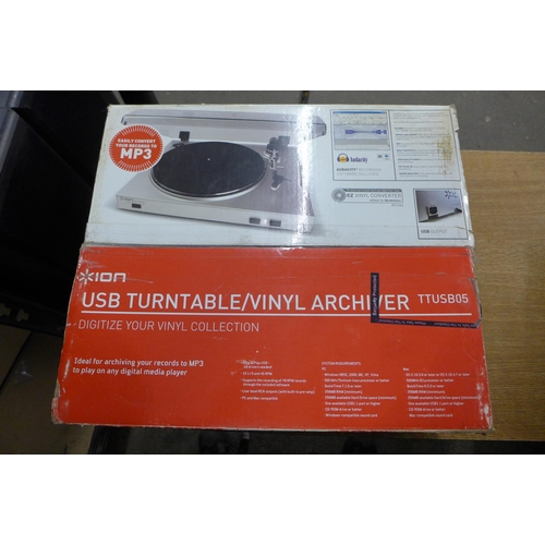 2209 - Vinyl - USB, MP3 converting record player