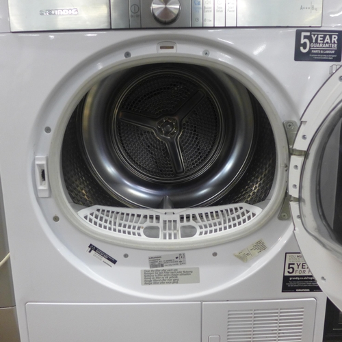 2290 - A Grundig 8kg tumble dryer with express dry feature