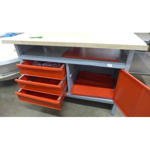 2321 - A Clarke work bench with integrated cupboard and drawers 120 x 60 x 84 cm L xW x H