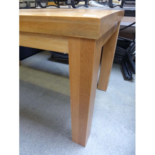 1608 - An oak dining table