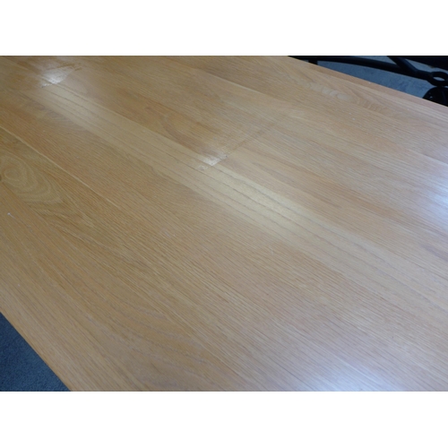 1608 - An oak dining table