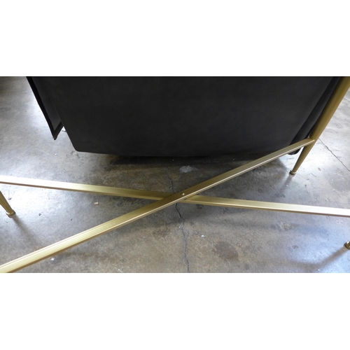 1476 - A black console table with gold legs