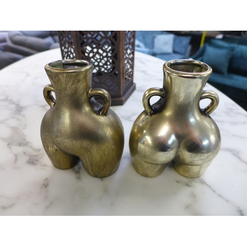 1513 - A pair of small gold vases