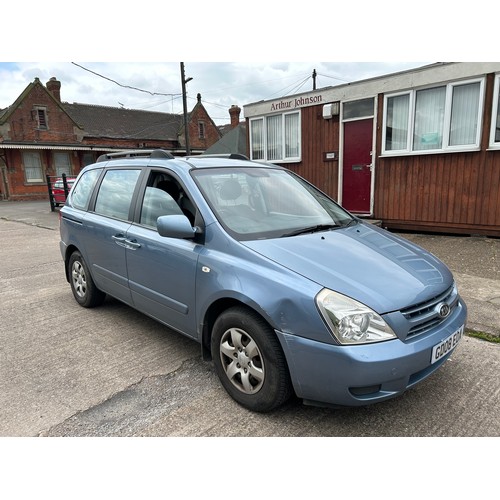 2601 - Kia Sedona 2902cc car GD08 EOA Mileage 121,100 Mot till 15.12.2023 - On view Friday 9.30 - 4.45 and ... 