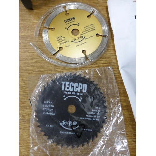 2067 - Teccpo mini plunge saw, 240v 480w model no. TAPS22P