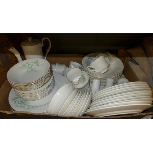 1255 - A Royal Stafford dinner and tea service **PLEASE NOTE THIS LOT IS NOT ELIGIBLE FOR POSTING AND PACKI... 
