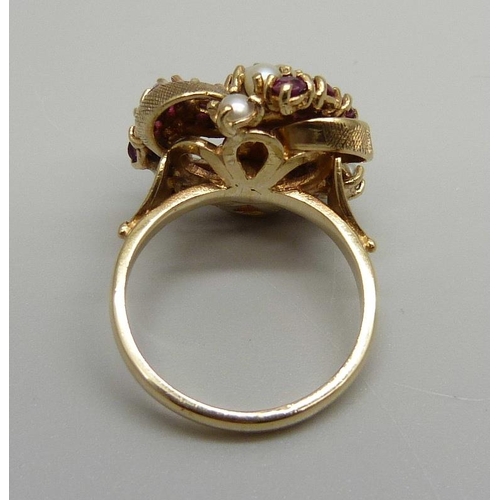 1133 - A vintage 1970's 9ct gold cocktail ring/cluster ring set with pearls and rubies, 7.3g, O