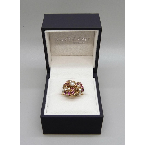 1133 - A vintage 1970's 9ct gold cocktail ring/cluster ring set with pearls and rubies, 7.3g, O