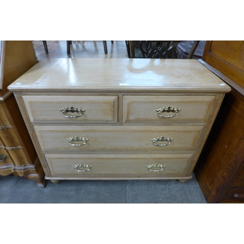 136 - A Victorian style pine chest of drawers