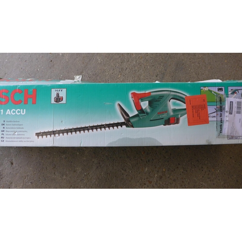 2319 - Bosch AHS 41 Accu hedge trimmer, Qualcast 2000W Electric chainsaw and a Landxcape 600W hedge trimmer