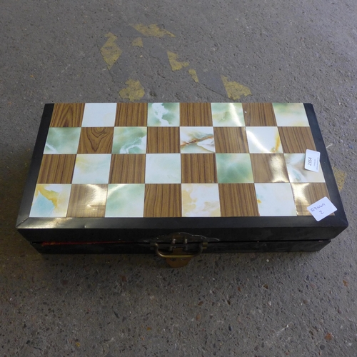 2354 - Chess set