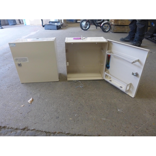 2362 - Pair of lockable cabinets with keys