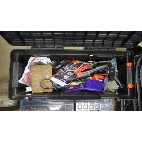 2010 - Plastic toolbox with qty. of mixed hand tools, 4 plastic organiser trays containing screws, bolt, wa... 