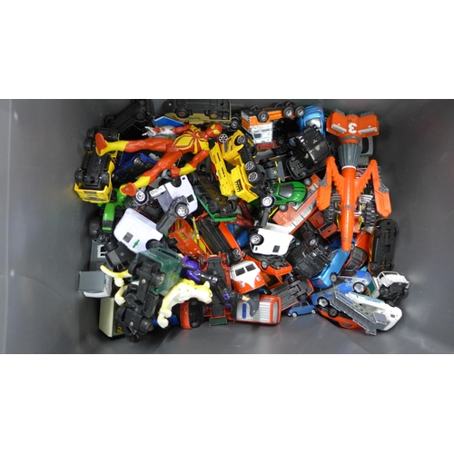 2136 - Box of approx. 50 toy cars, planes and trucks