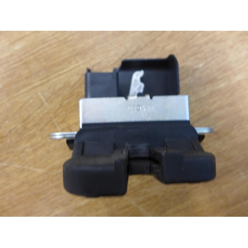 2147 - Replacement boot latch for Volkswagen