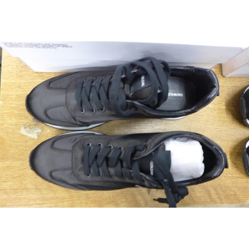 2150 - Calvin Klein trainers UK 9.5x2