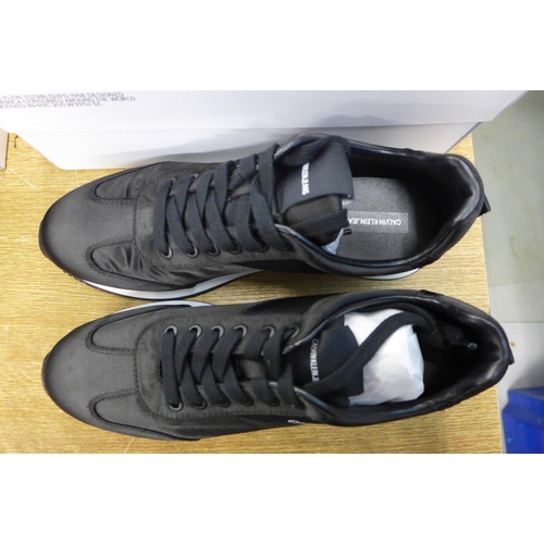 2150 - Calvin Klein trainers UK 9.5x2