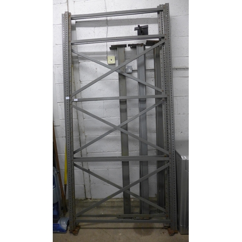 2229 - Pallet racking