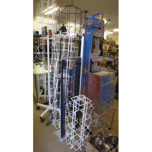 2246 - Shop display stands and accessories