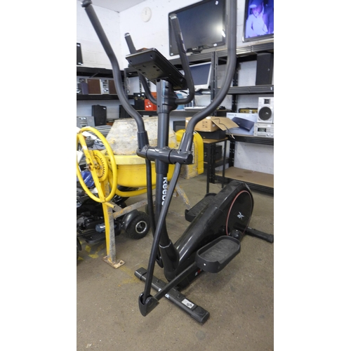 2527 - Reebok 29 Elliptical cross trainer