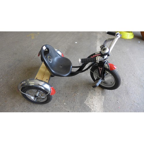 2240 - Schwinn vintage style tricycle - Police repossession