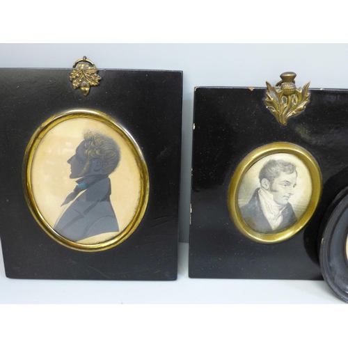 636 - A pair of framed silhouettes, one painted silhouette, a framed portrait print and a framed plaque