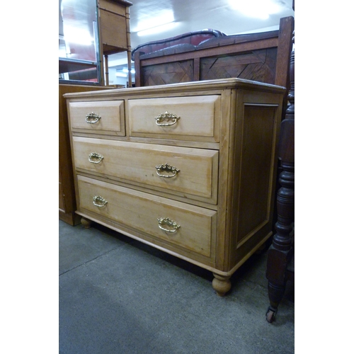 136 - A Victorian style pine chest of drawers